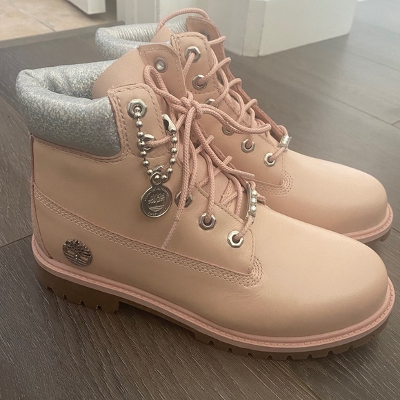 New💗Women’s Timberland 6" Metallic Collar Premium Boot - Cameo Rose / Silver - Picture 6 of 6
